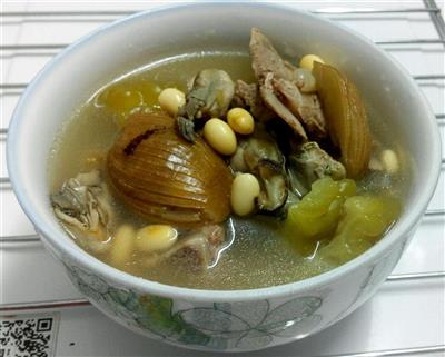 秋季苦瓜蚝豉黄豆猪骨汤
