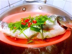 减肥养生餐-清蒸鲤鱼的热量