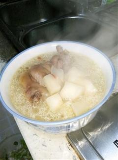 猪蹄萝卜汤