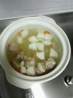 萝卜排骨汤的热量