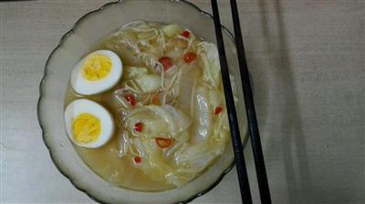 辣白菜鸡蛋汤面