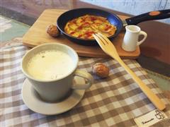 豆蔻燕麦牛奶+西葫芦煎蛋