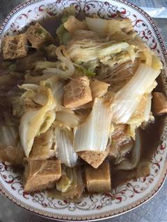 东北白菜炖冻豆腐粉丝的热量