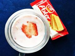 草莓树莓酱酸奶overnight oatmeal