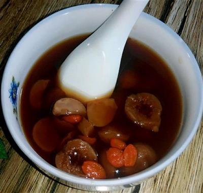 冬季无花果板栗枸杞淡甜汤的做法