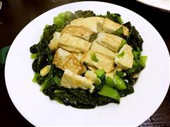 煎裹蛋豆腐炒青菜