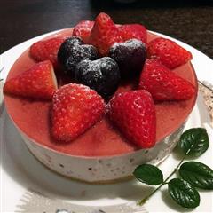 车厘子草莓慕斯蛋糕