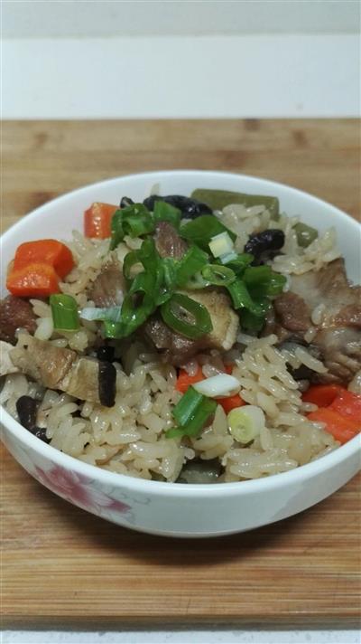 蔬菜排骨煲米饭