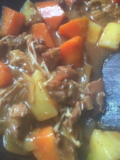 牛肉炖土豆胡萝卜