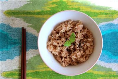 普洱茶香糙米饭