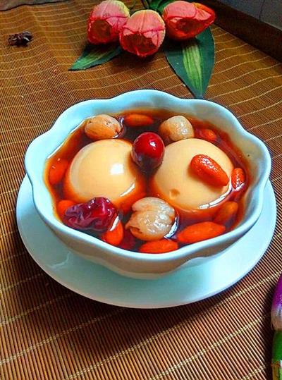 红枣圆肉鸡蛋汤