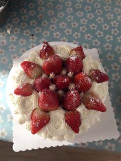 草莓淡奶油蛋糕处女作
