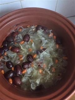 冬季银耳红枣汤的热量