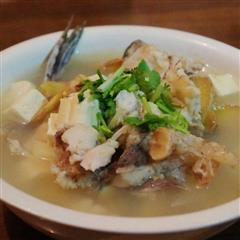 鲢鱼头豆腐汤