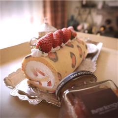 彩绘粉红豹蛋糕卷