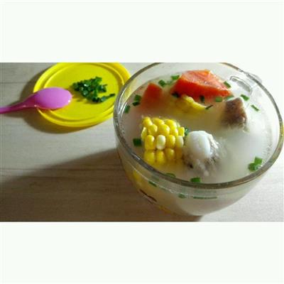 电饭锅版胡萝卜玉米排骨汤