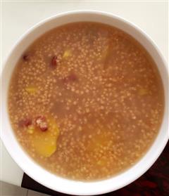 小米红豆地瓜粥的热量
