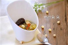银耳莲子煲鸡汤—春季养生，预防流感，润肺止咳的热量