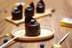 巧克力蓝莓夹心蛋糕