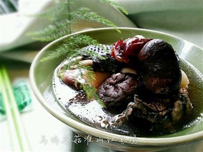 淮山香菇红枣乌鸡汤