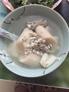 薏米淮山排骨汤的热量