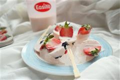 草莓酸奶冰糕