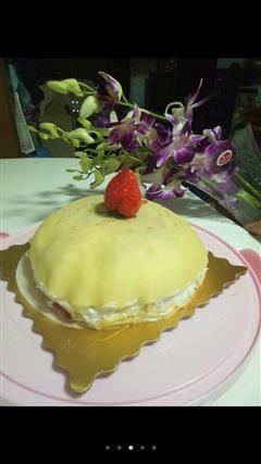 芒果草莓千层蛋糕