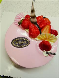 草莓酸奶慕斯蛋糕
