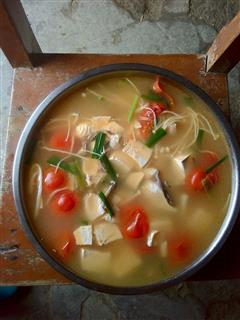 西红柿豆腐鱼汤