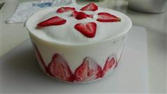 六寸草莓酸奶慕斯蛋糕的热量