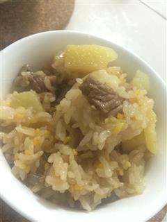 牛腩土豆焖米饭