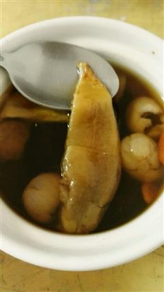 鱼胶红糖桂圆汤