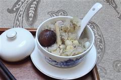 沙参百合银耳汤-可以用来煲汤和做甜品的美味的热量