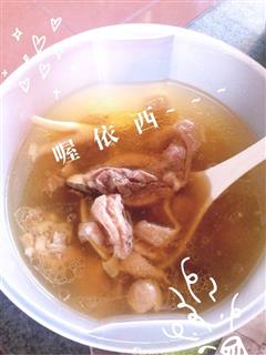 花胶鲍鱼炖老鸡汤