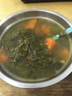 祛痘下火汤 老根干红萝卜猪骨汤