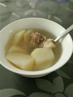 土豆脊骨汤
