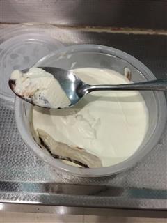 奶油冰淇淋碗