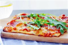 意式薄底披萨+自制披萨酱的热量