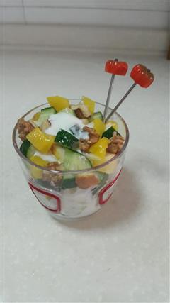营养果蔬酸奶杯
