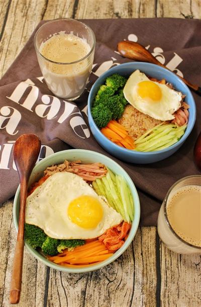 营养早餐-韩式拌糙米饭
