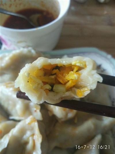 香菇胡萝卜鸡蛋饺子