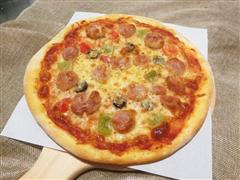 德式烤肠披萨
