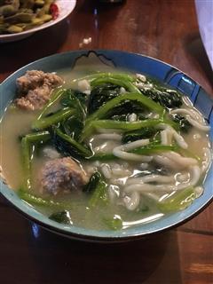 菠菜肉丸子面，雨天给胃的慰藉