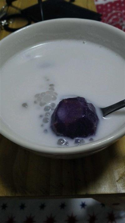 椰浆紫薯西米露