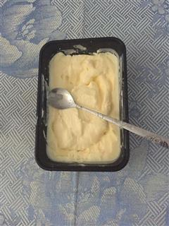 奶油冰淇淋的热量