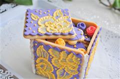 刺绣饼干盒