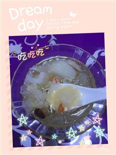 鸭梨银耳红枣枸杞汤的热量