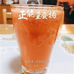 鲜榨苹果胡萝卜葡萄柚果蔬汁