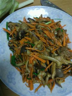 黑椒蘑菇炒肉