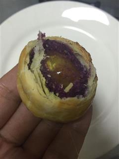 紫薯蛋黄酥的热量